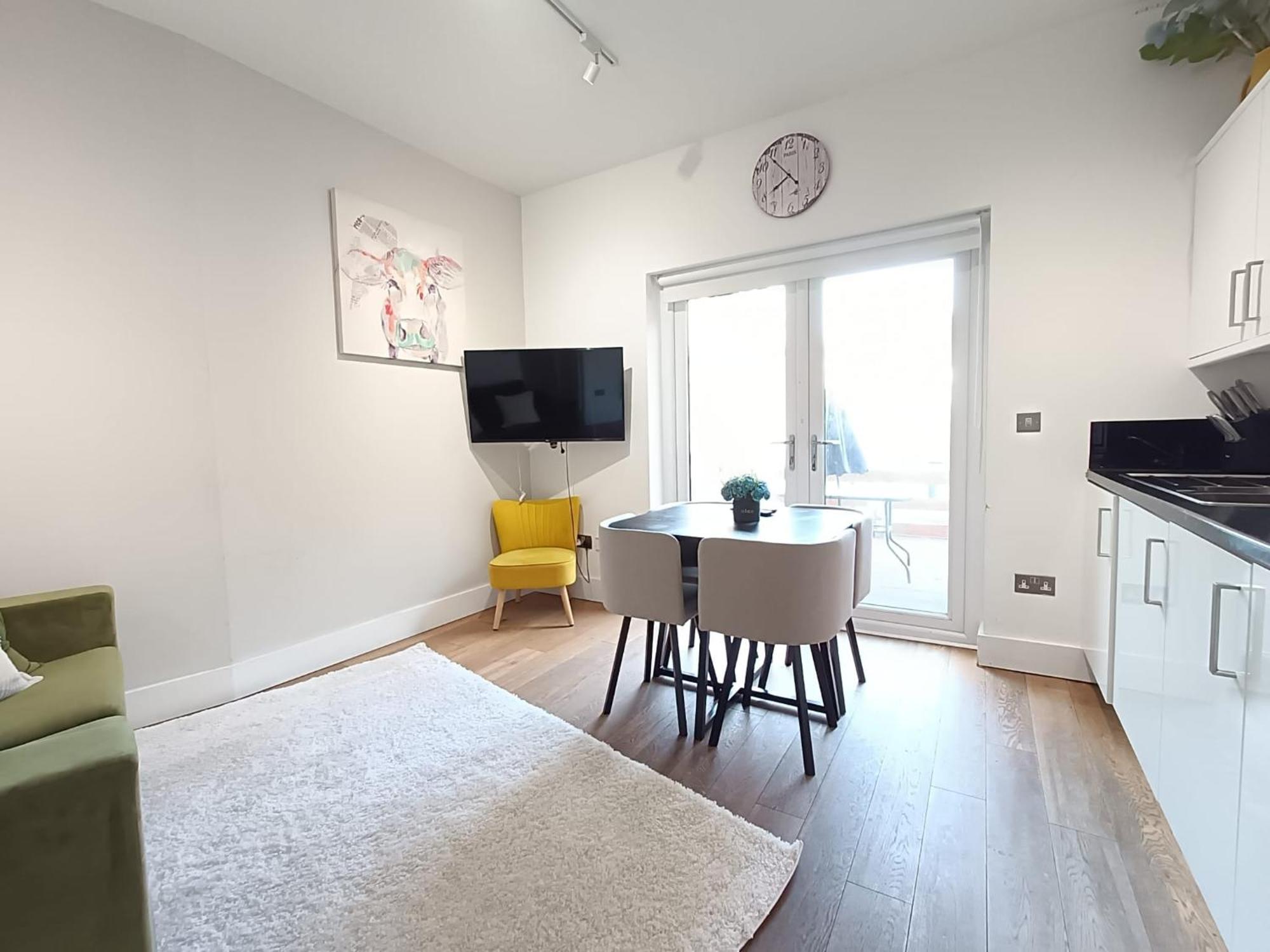 Apartment Roof Terrace 2bed Camden Free Wifi *